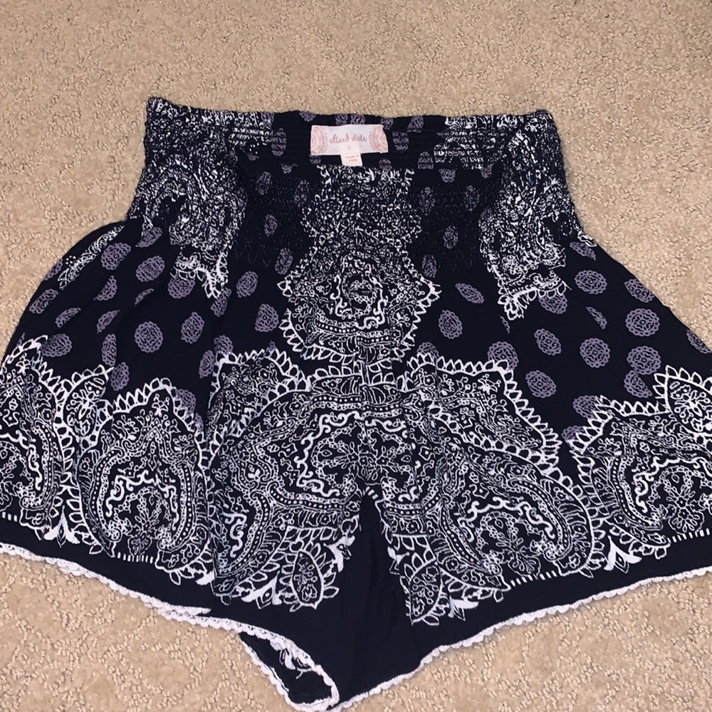 Tribal, flowy shorts, altar’d state, size S